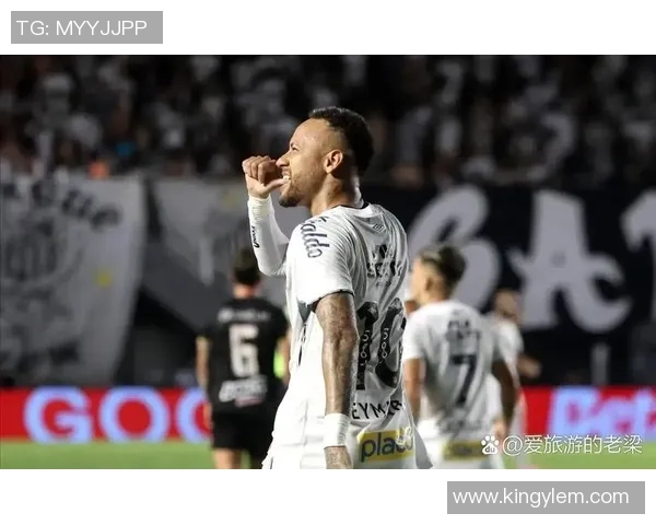 巴西足球传奇球星因病去世 引发全球球迷哀悼与追思