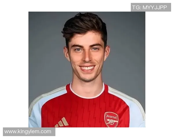 如何从不同角度分析足球球星排名榜的变化与趋势